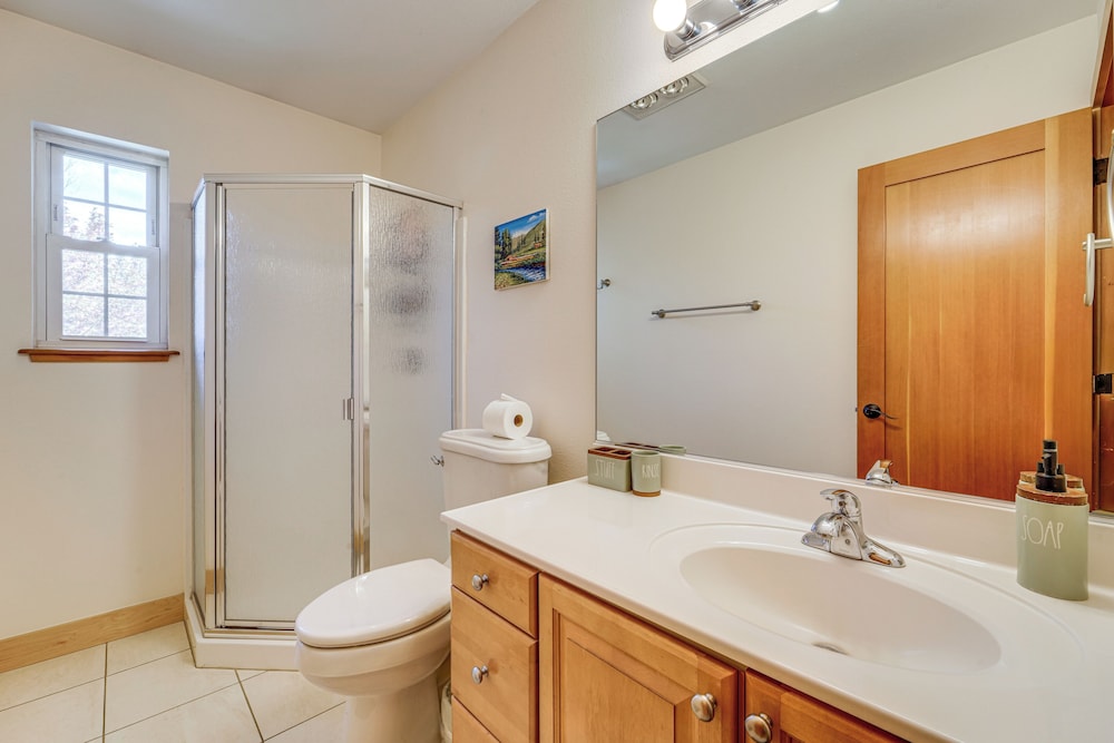 5 Mi to Northstar Resort! Family Home w/ Hot Tub