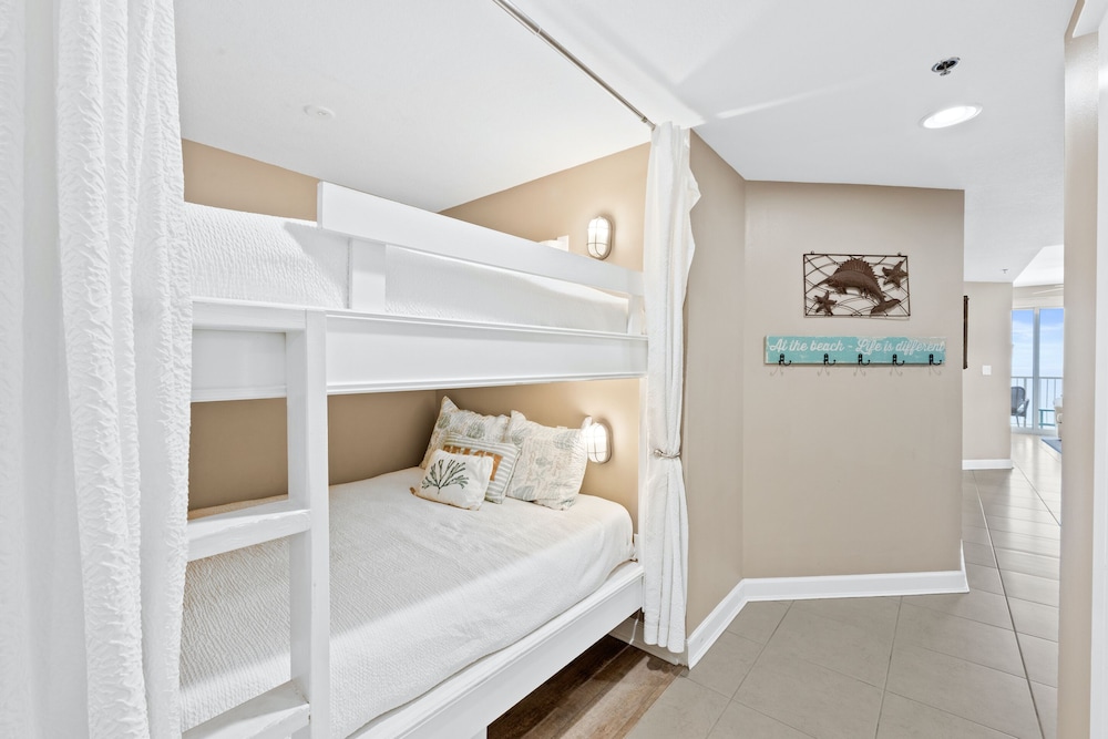 Grand Panama Beach Resort by Panhandle Getaways
