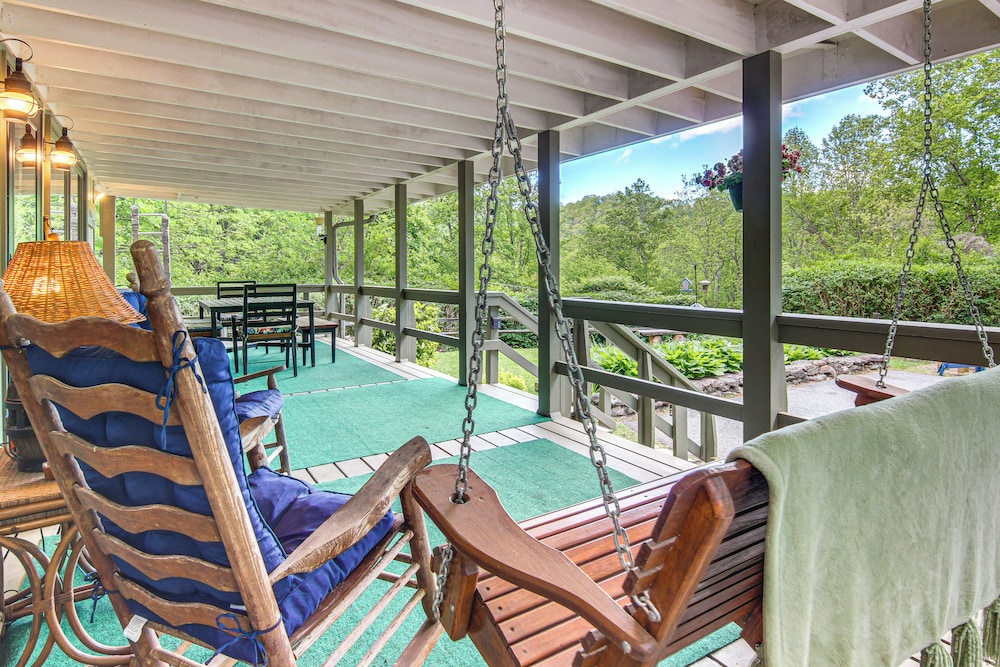 Top of the Mountain Chalet in Maggie Valley!