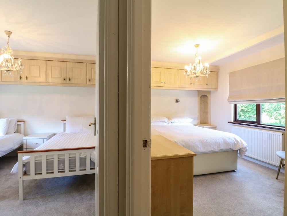 27 Brocklehurst