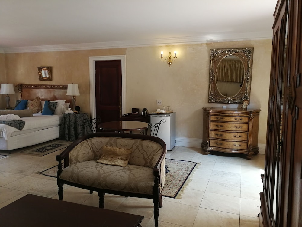 Cricklewood Manor