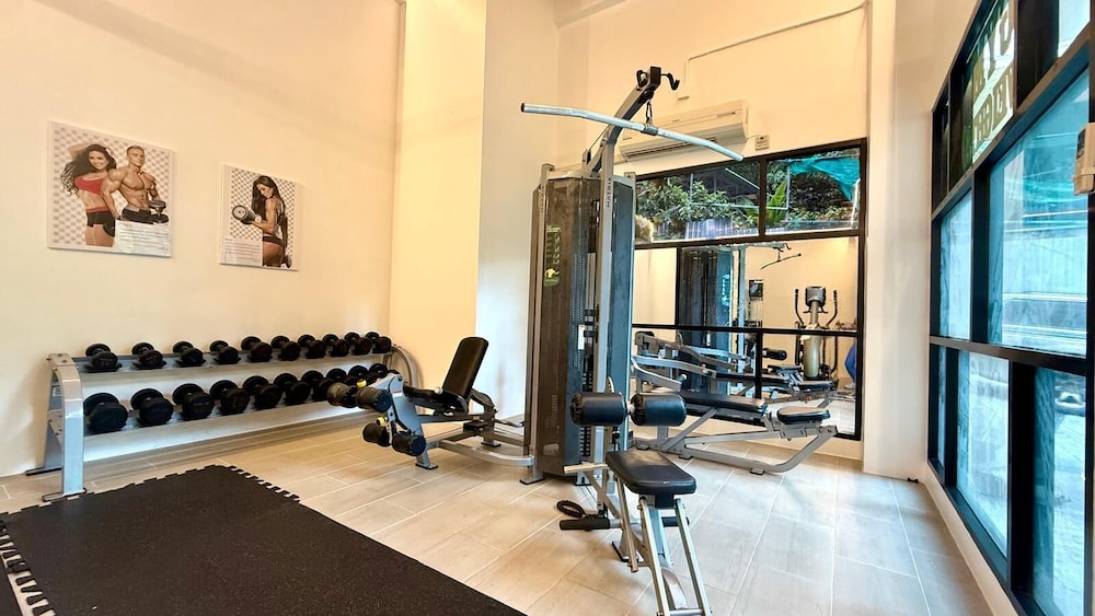 Emerald 215 - Studio With Balcony and Shared Pool