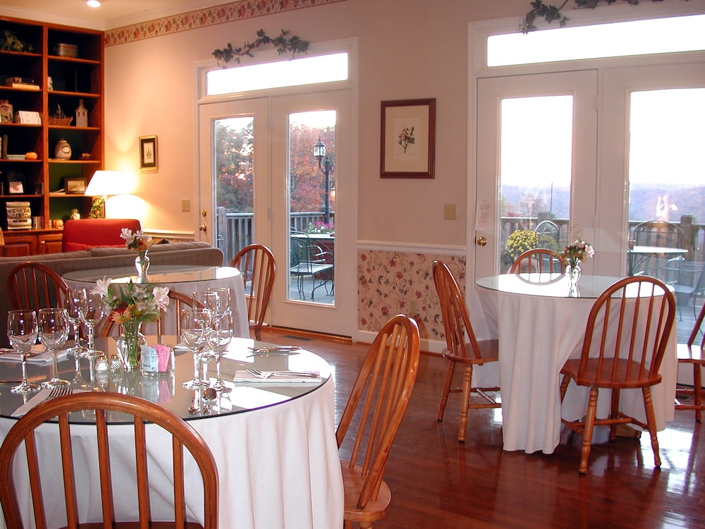 Monterey Vacations - Garden Inn Bed  Breakfast at Bee Rock - Property Image 43