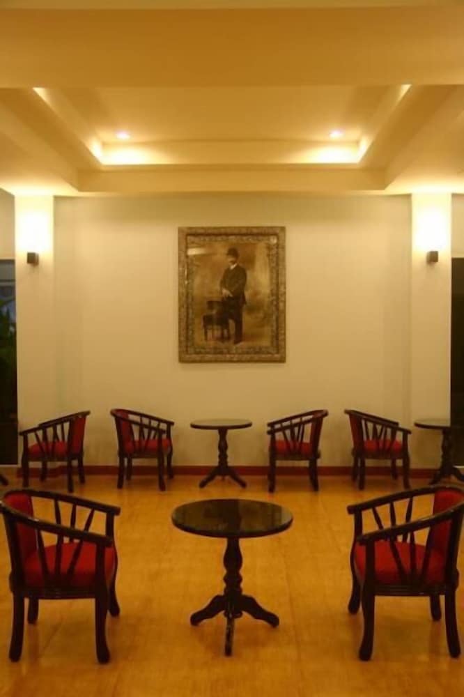 Chanthanee Hotel