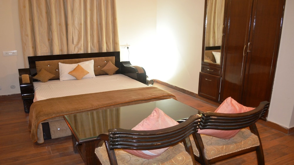 Hotel Majestic Oak Bush