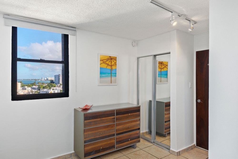 Otium Stay Steps From the Beach City Views Pet Friendly