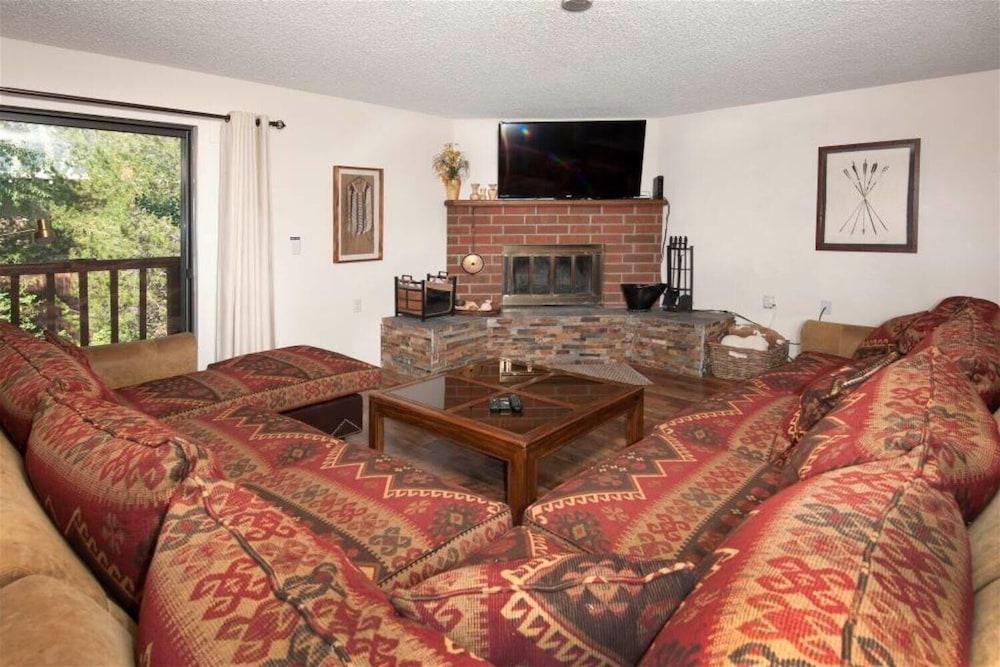 Lagoon 762b 3 Bedroom Townhouse by RedAwning