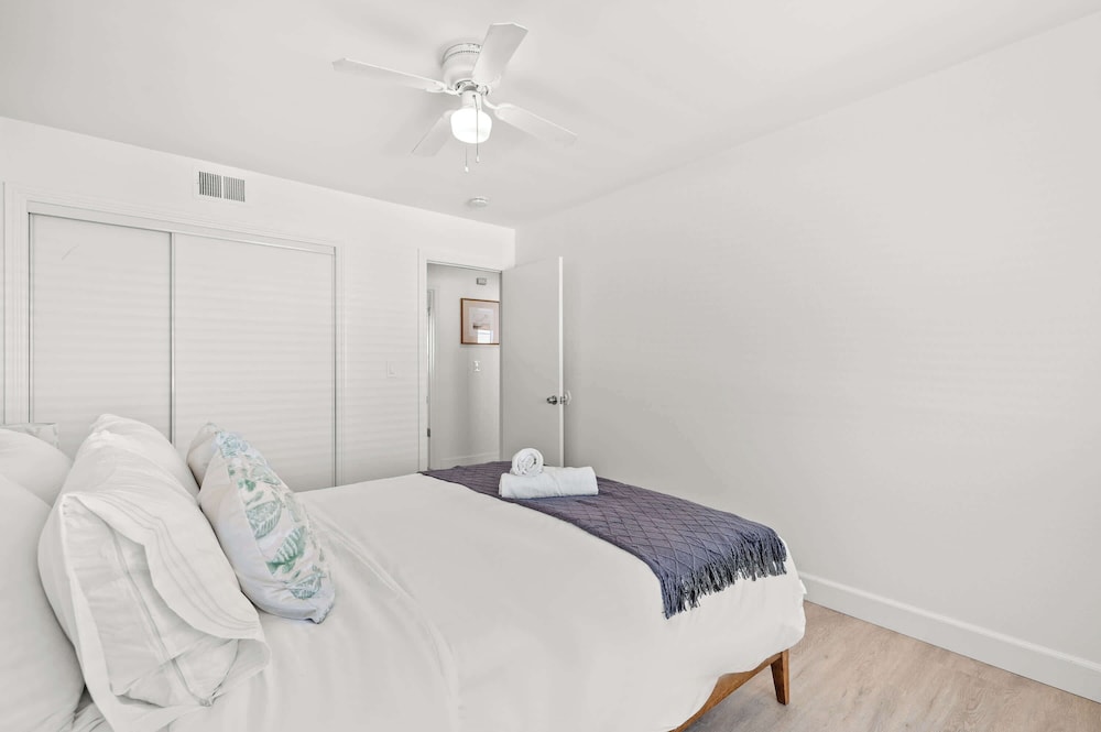 Modern Glendora Retreat Family Getaway Near Cal Poly & Mt. SAC