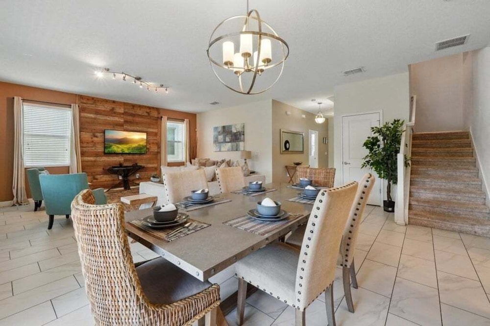 Exceptional Quality Private Pool Home 6 Bedroom Villa