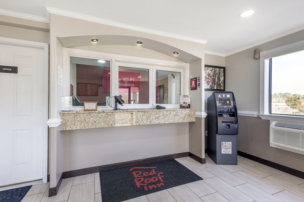 Norfolk Vacations - Red Roof Inn Suffolk - Property Image 4