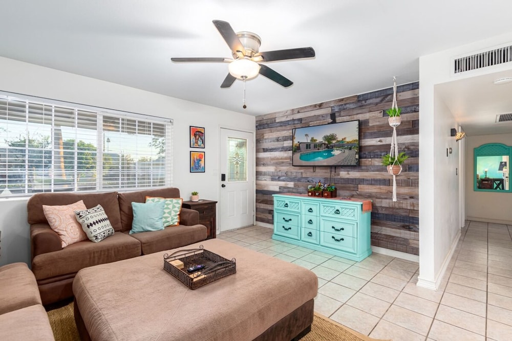 Sunset ASU Private Pool Updated Kitchen Baths