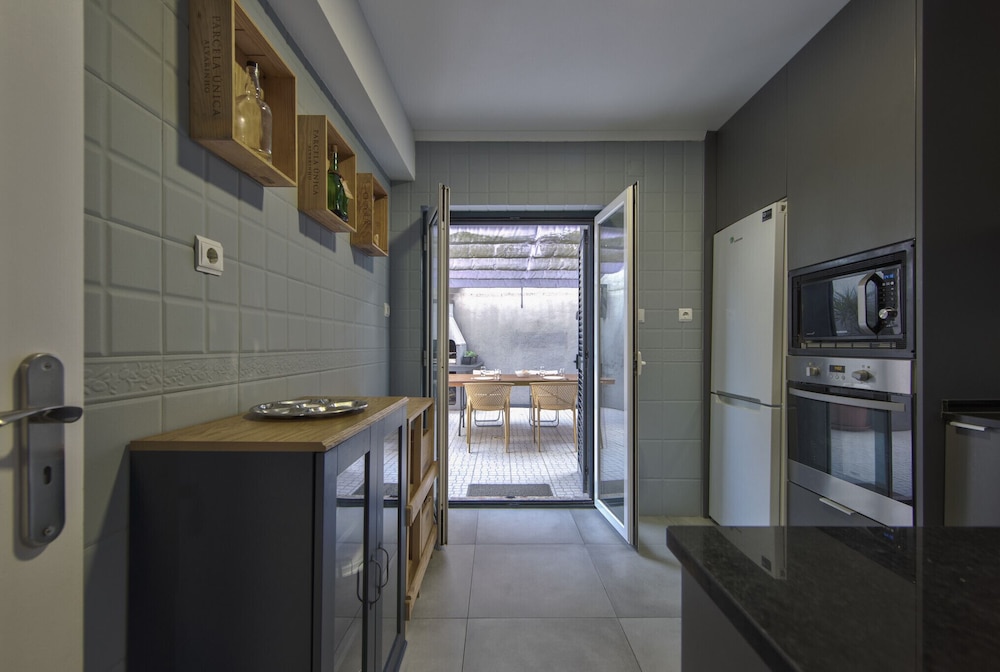 Jamor Terrace by Homing