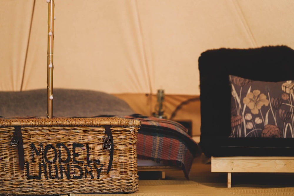Immaculate and Cosy Bell Tent in Shaftesbury, UK view 4