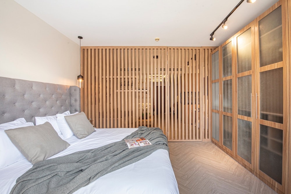 Nasma Luxury Stays- BLVD Central Podium