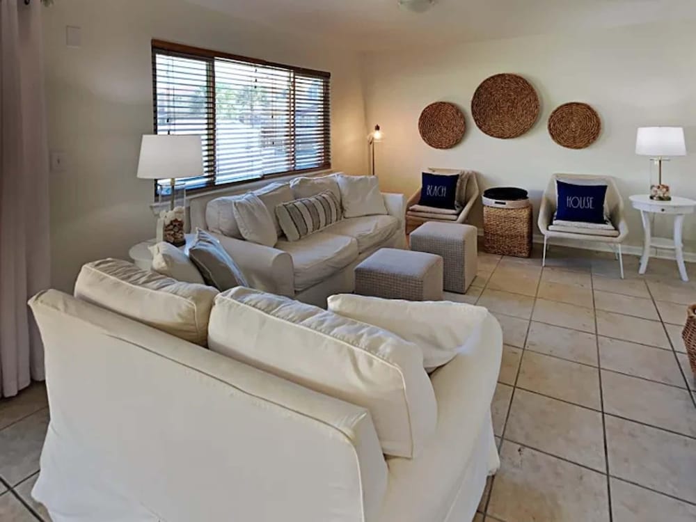 Regency Cabanas D3