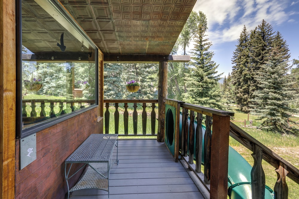Mountain Chalet Getaway: Steps to Crystal River! view 5