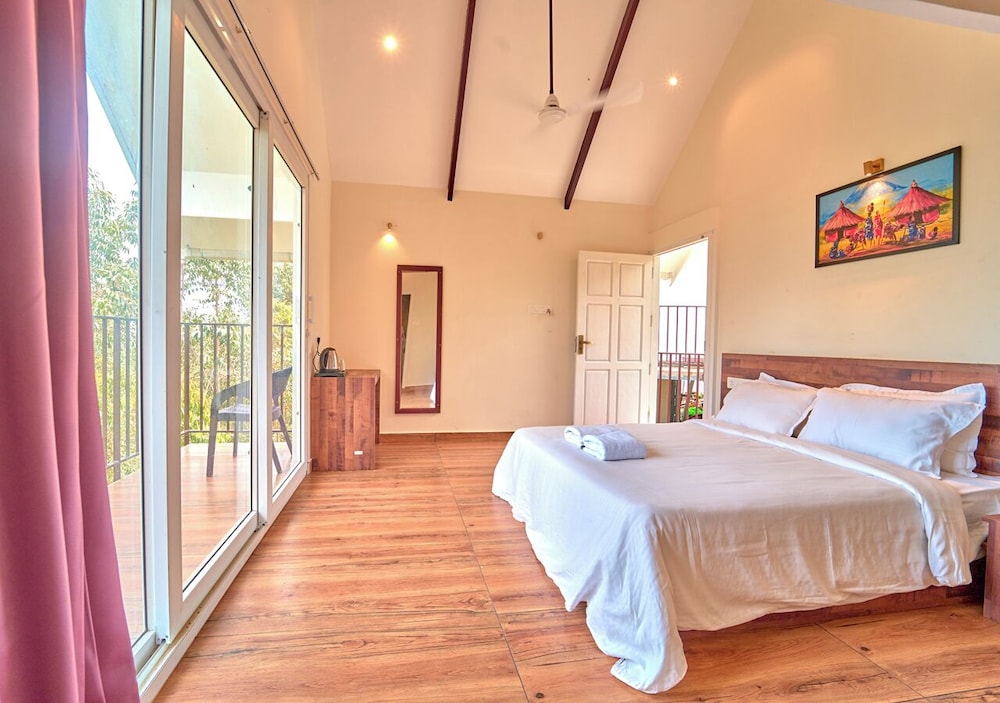 Gardenia Kanthalloor by VOYE HOMES