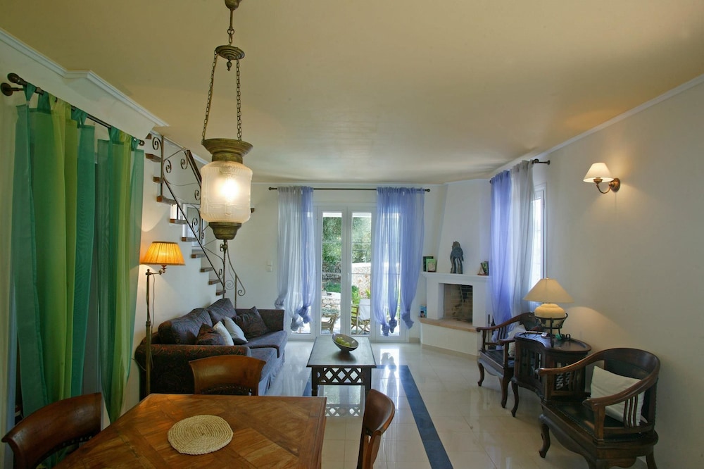 Agios Nikitas Villas