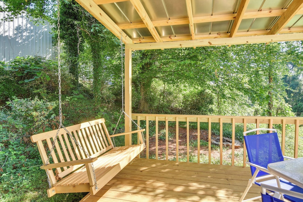 Columbus Vacations - Pet-friendly Columbus Cottage w/ Deck  Fire Pit! - Property Image 9