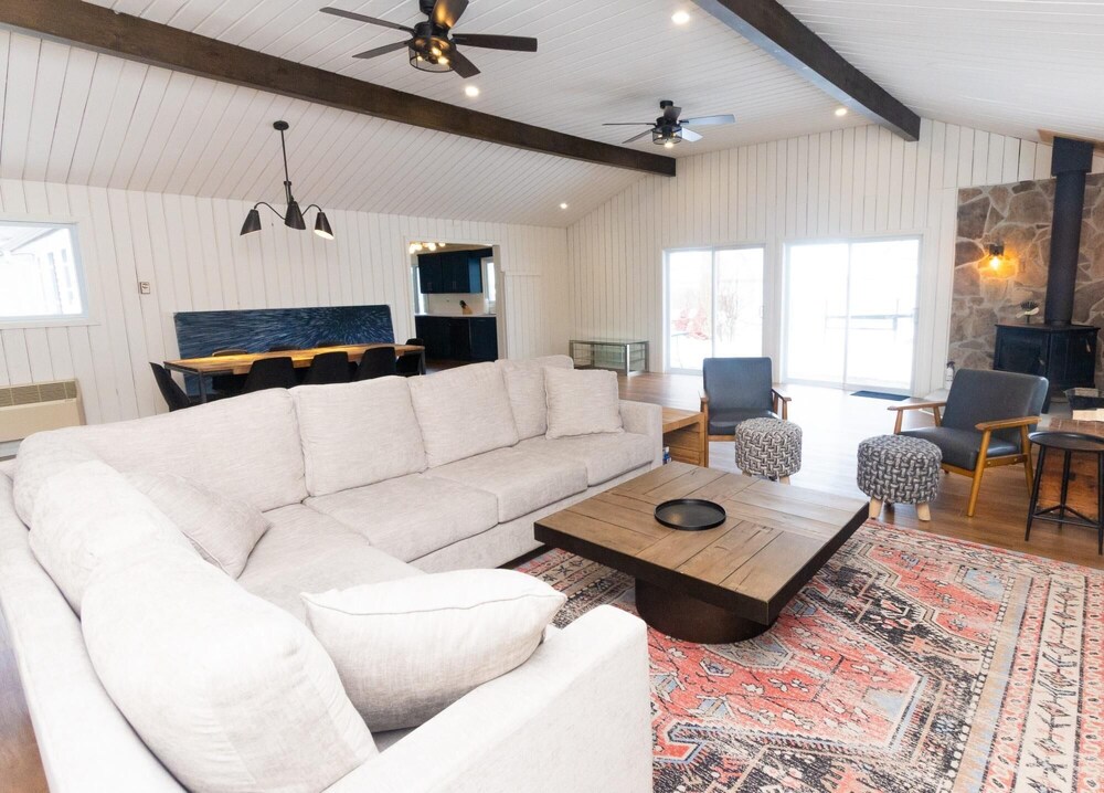 Bungalow by the Bay Spot on Wellers Bay - PEC