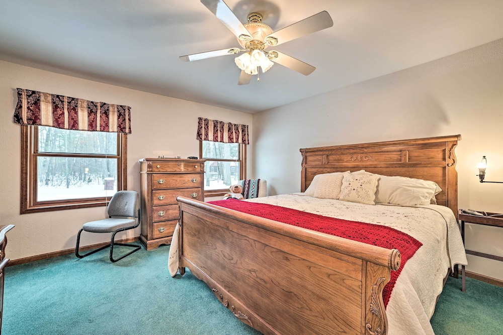 Inviting Lake Vue Lodge Home w/ Fire Pit + Deck view 3
