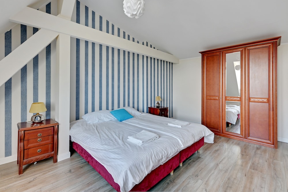 Grand Apartments - Love Loft view 3