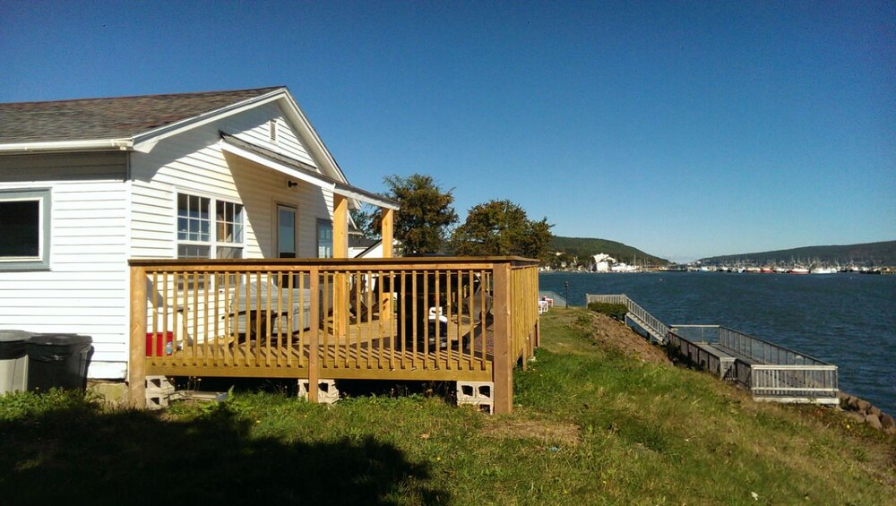 Beautiful Seaside Cottage