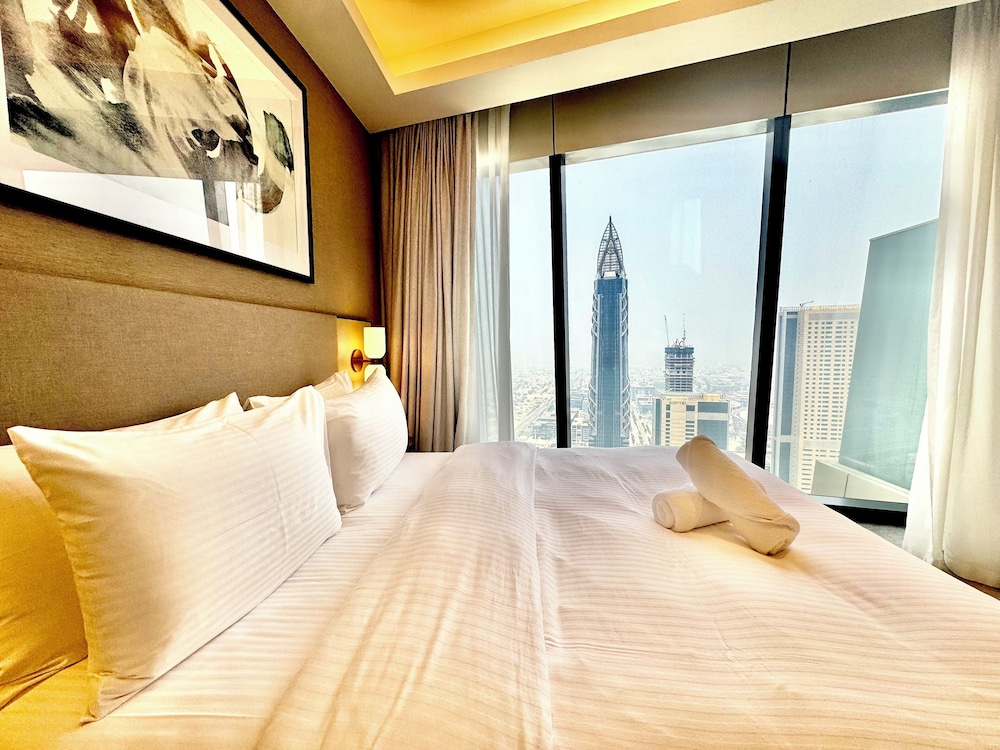 Venduras -Majestic Luxe 2BR Address Opera