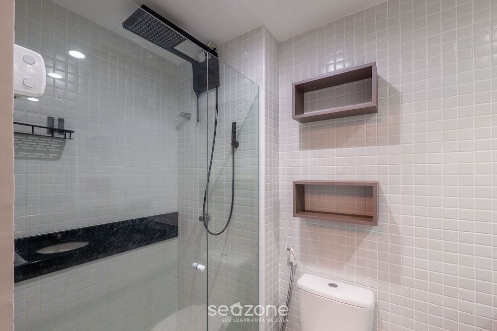1 Bedroom Apart w/ Air 120m From the Beach Esb0310