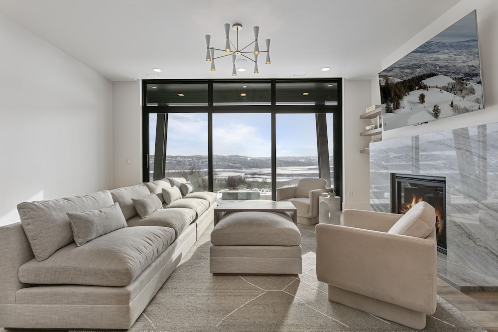 11494 N Ursa Circle- Skyridge 5 Br Home W/ Hot Tub 5 Bedroom Home