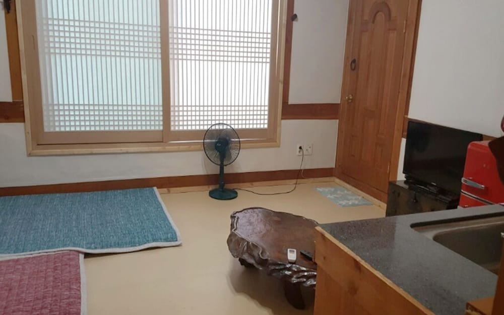Yangpyeong Jangsu Village Hanok Stay view 2