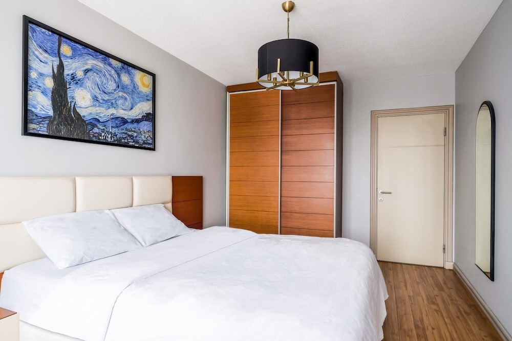 Luxury Residence Near Finance Center in Atasehir
