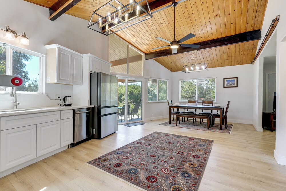 4 Mi to Folsom Lake: Modern Home w/ Patio!