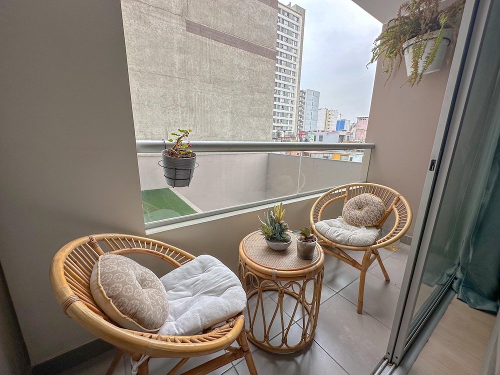 Central Apartment in Lima (405)