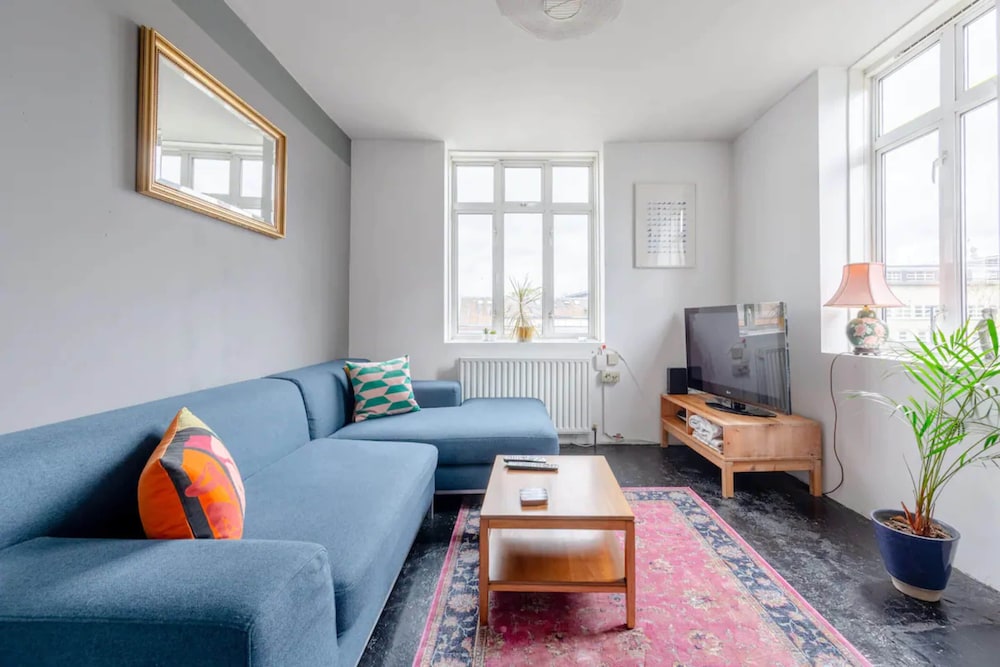 Bright & Spacious 2BD Flat - Hackney