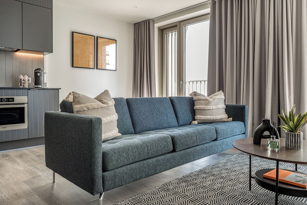 Stratford Apartments by Urban Rest
