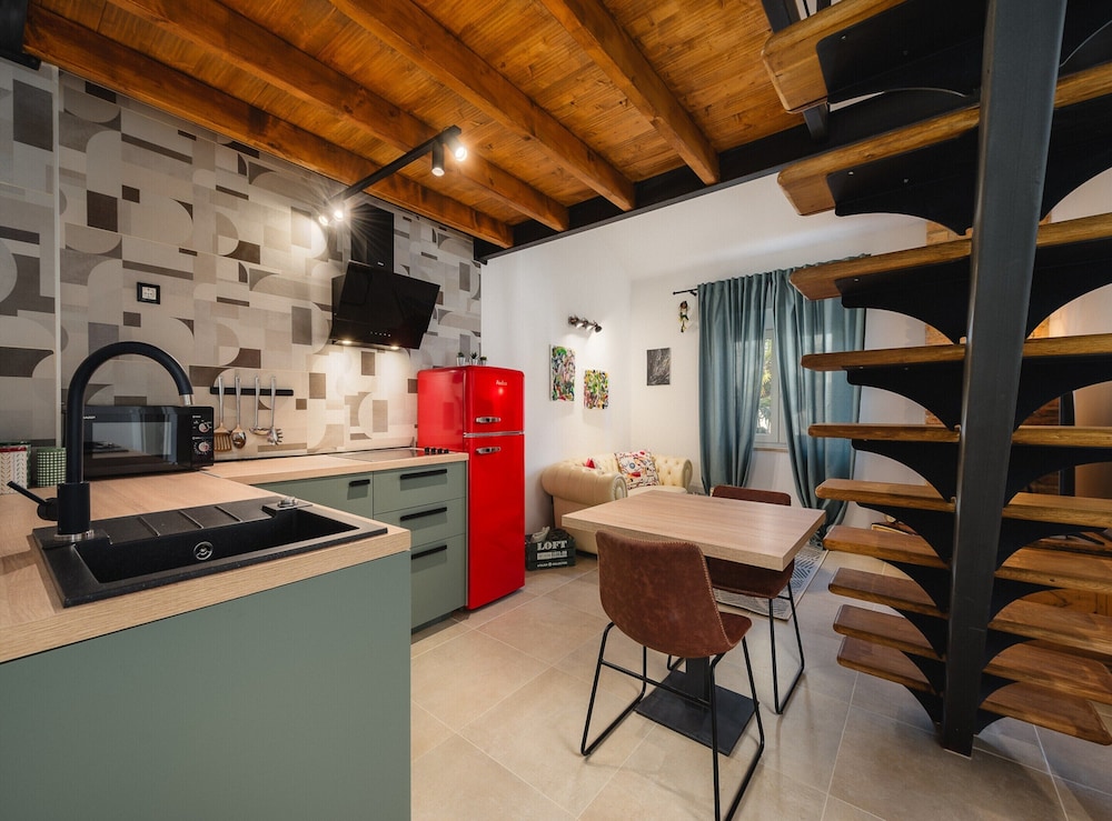 Apartment With Cozy Bedroom
