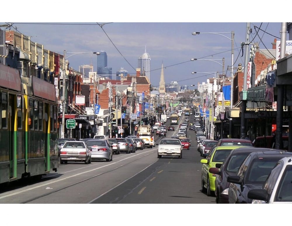 2 bed Apartment in Trendy Collingwood