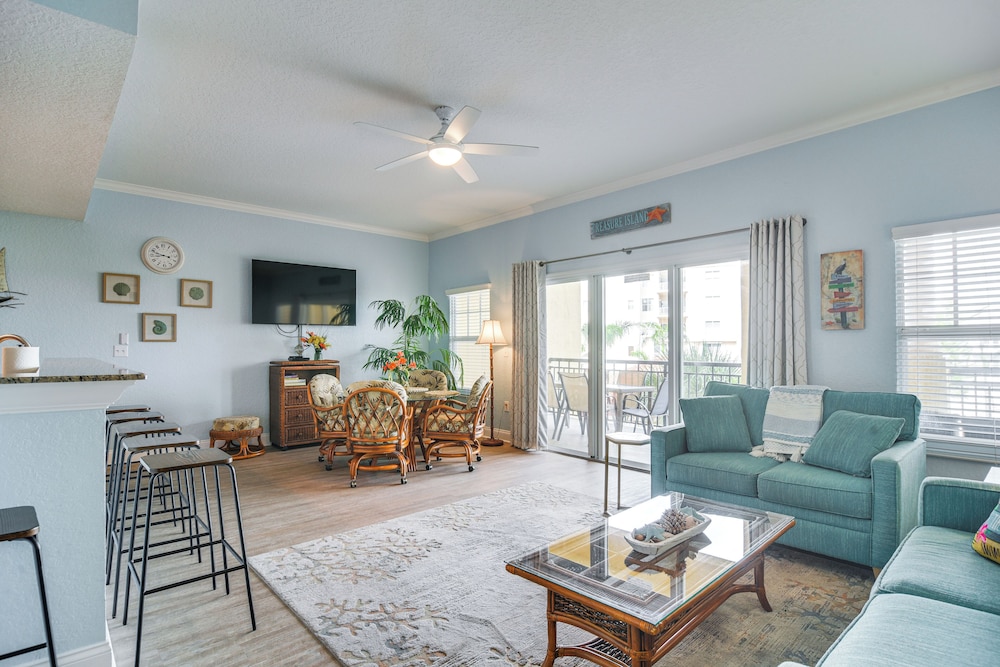 Treasure Island Condo: Gulf-view Balcony