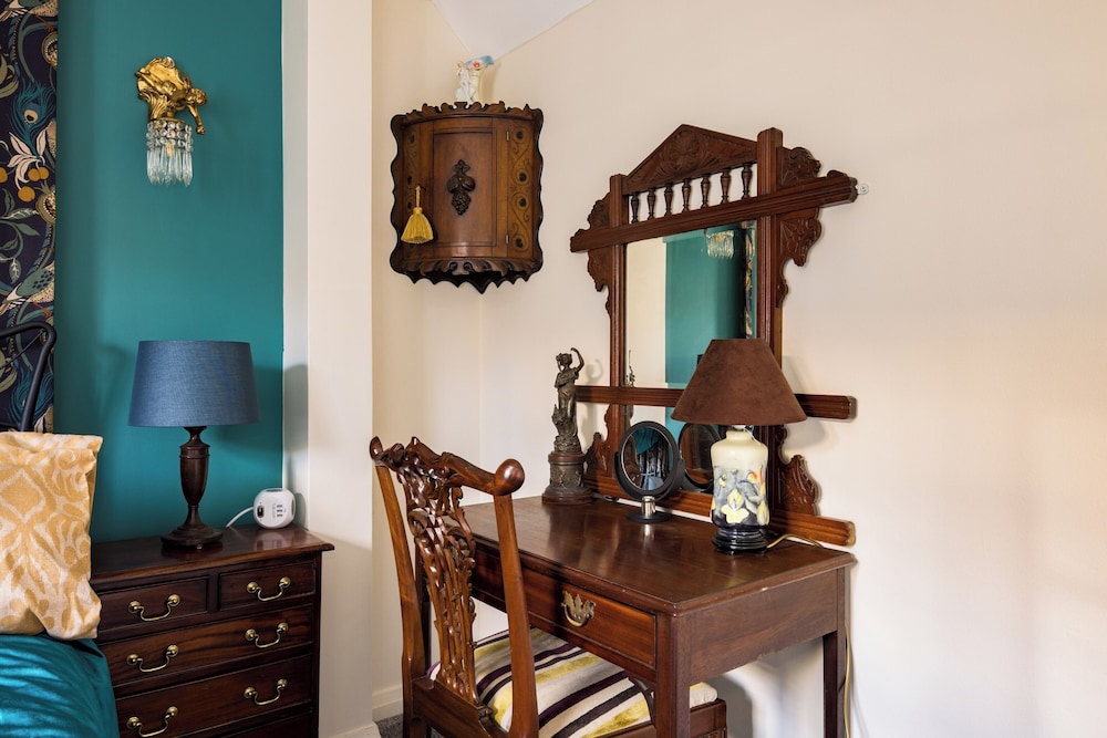 Mayfair 9-bed Townhouse - Sleeps 16, Patio & Ac