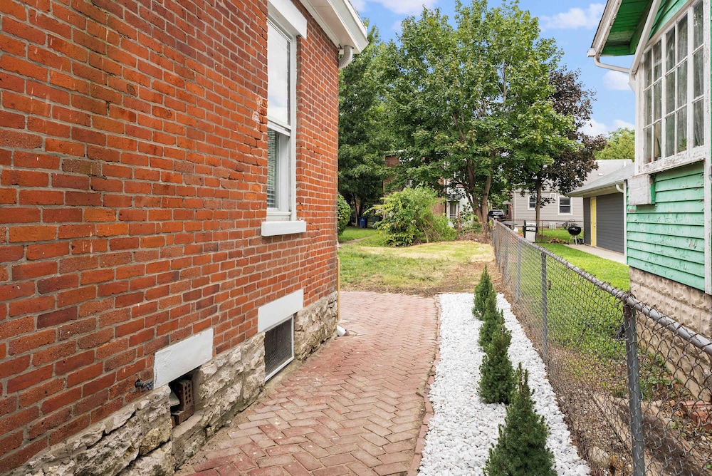 German Charm Suites Sleeps 8!