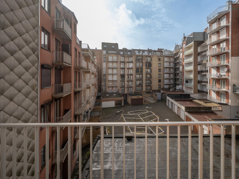 Apartment in Knokke Near Zeedijk Beach
