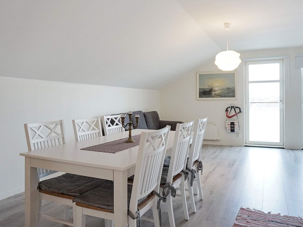 6 Person Holiday Home in Kungshamn-by Traum