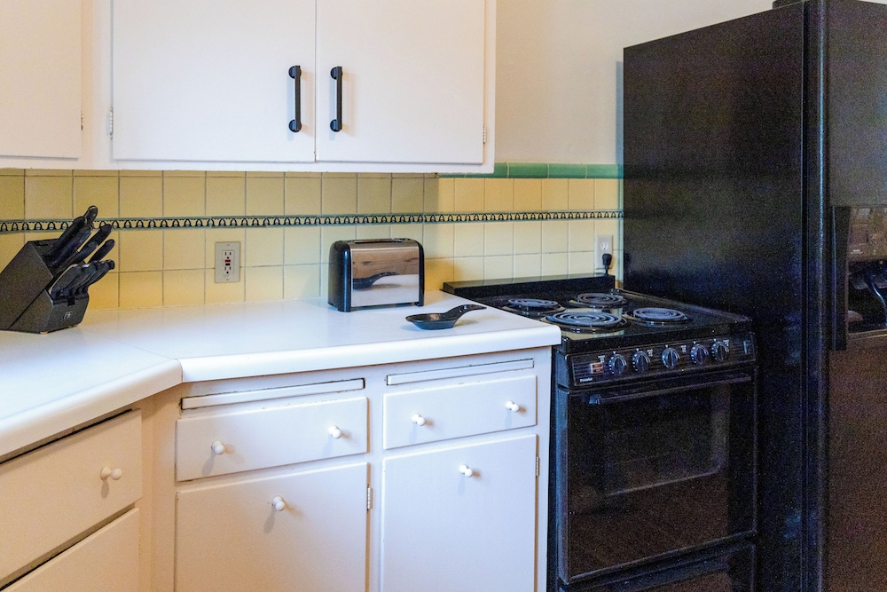 Charming Home: 3 Blocks to Winona State University view 5
