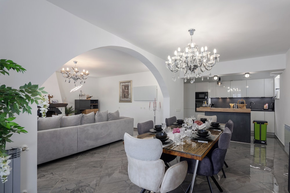 Villa Natali With Pool And Sea View