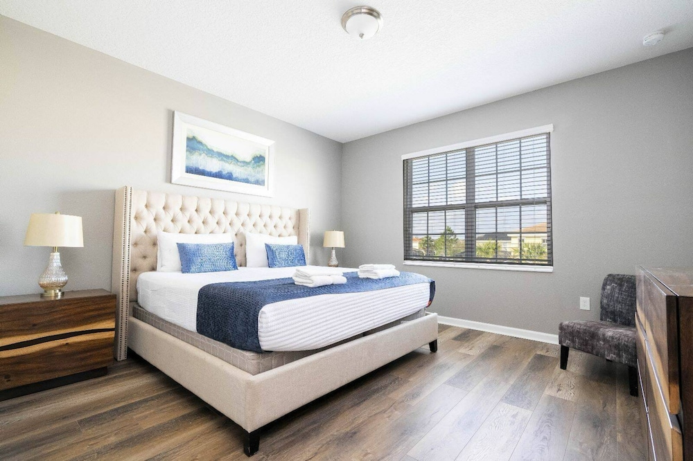 Solterra 12bd 11 5bat Sleeps24 Disney Pool Spa