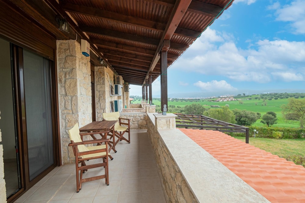 Artis Villa by Rentals Pro