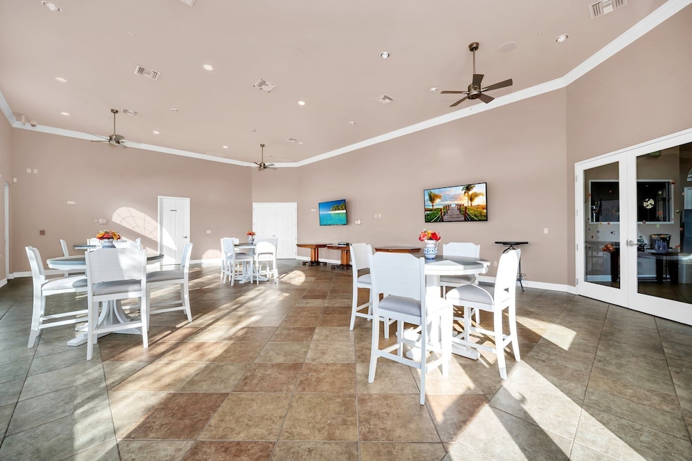 meeting & event spaces