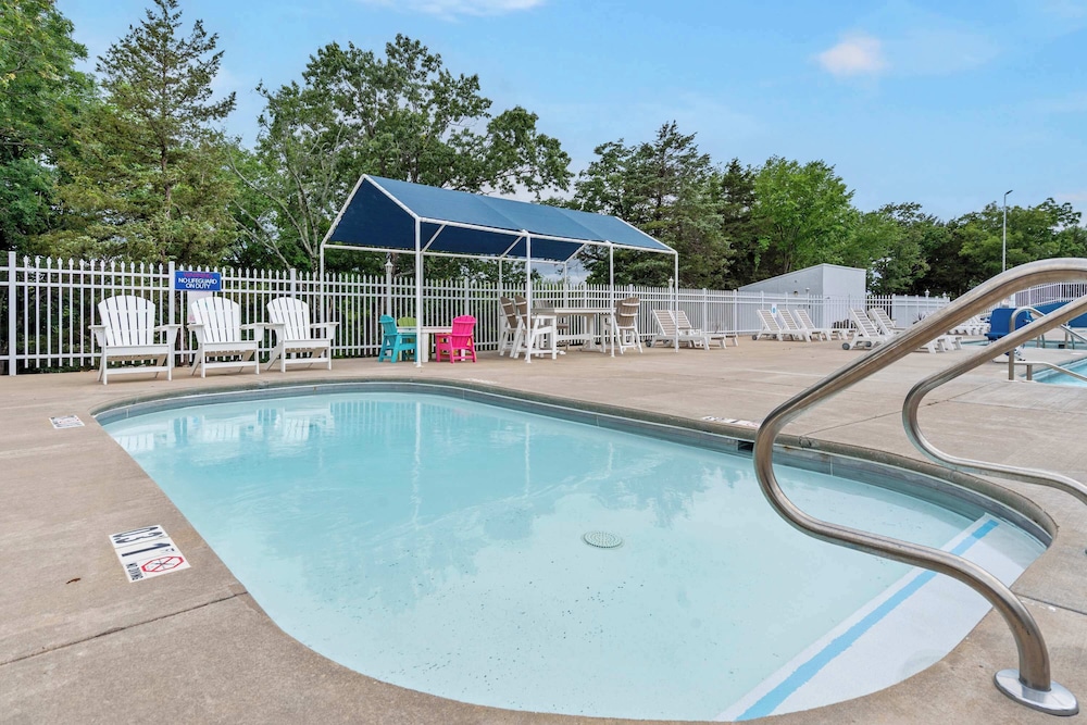 Ozark Mountain Oasis For 7!