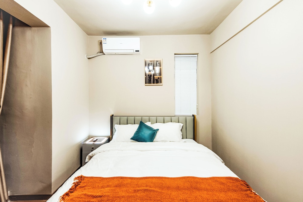 Baihong Riverview Drone Show Apartment